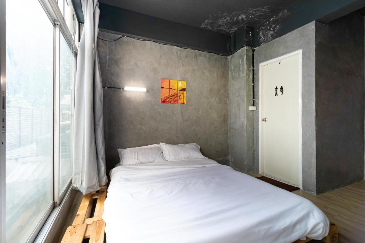 The Beds Ever Hostel (Adults Only) Bangkok Exterior foto