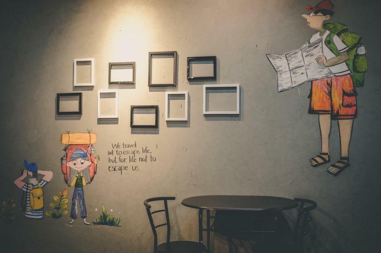 The Beds Ever Hostel (Adults Only) Bangkok Exterior foto